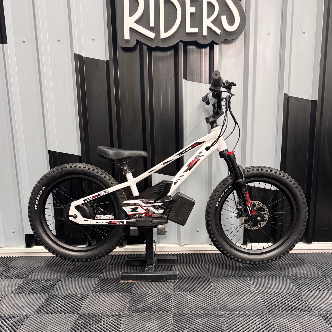 Amped A20 Pro White (First Gen) - Ex Demo