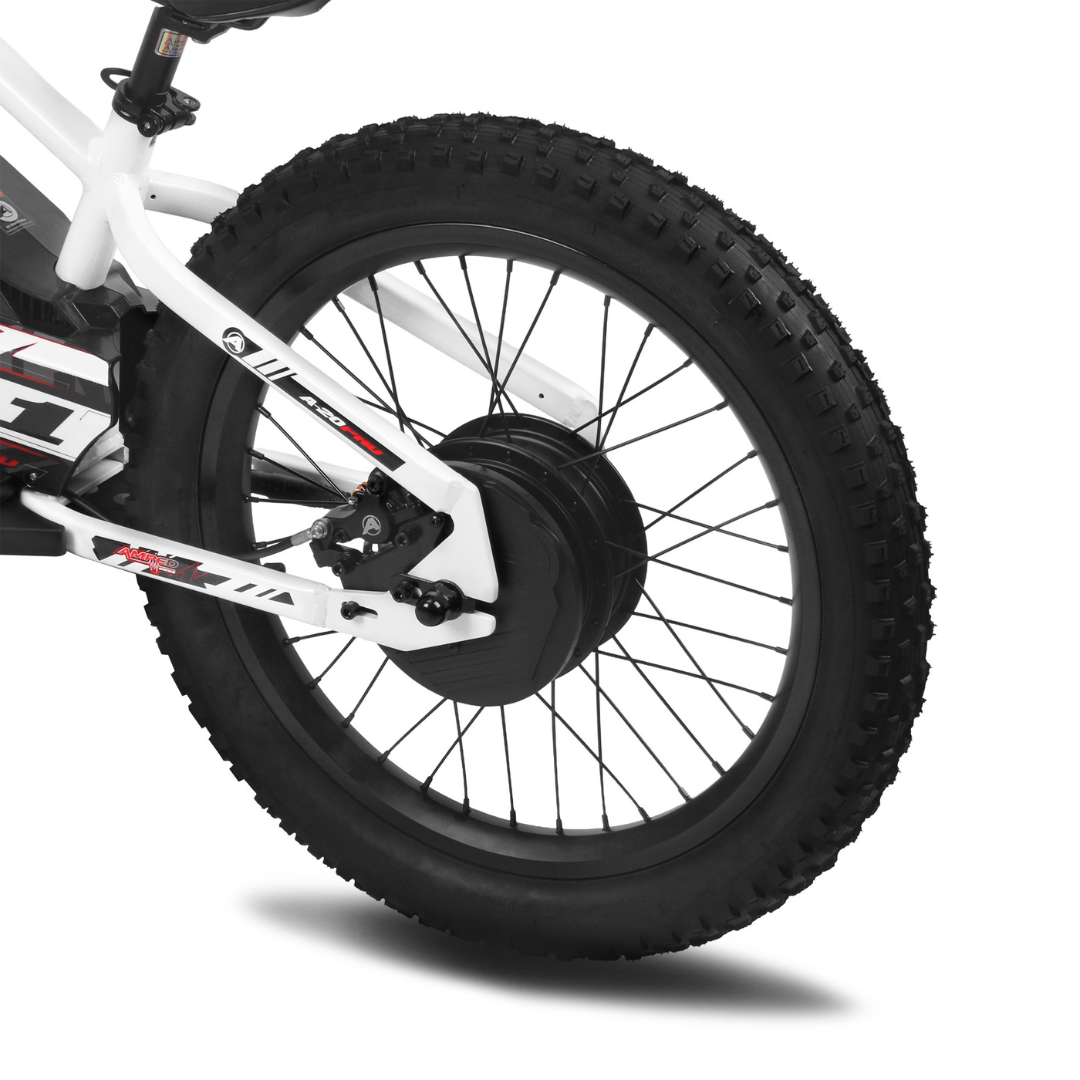 Amped A20 pro In black rear wheel