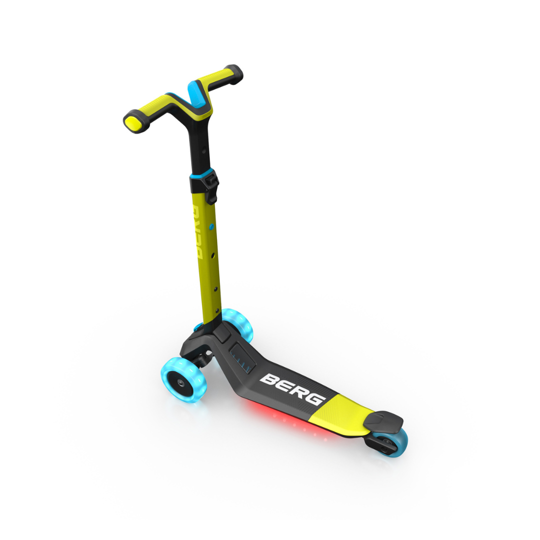 BERG Nexo - Foldable 3 wheeled lights and LED Deck - Lime