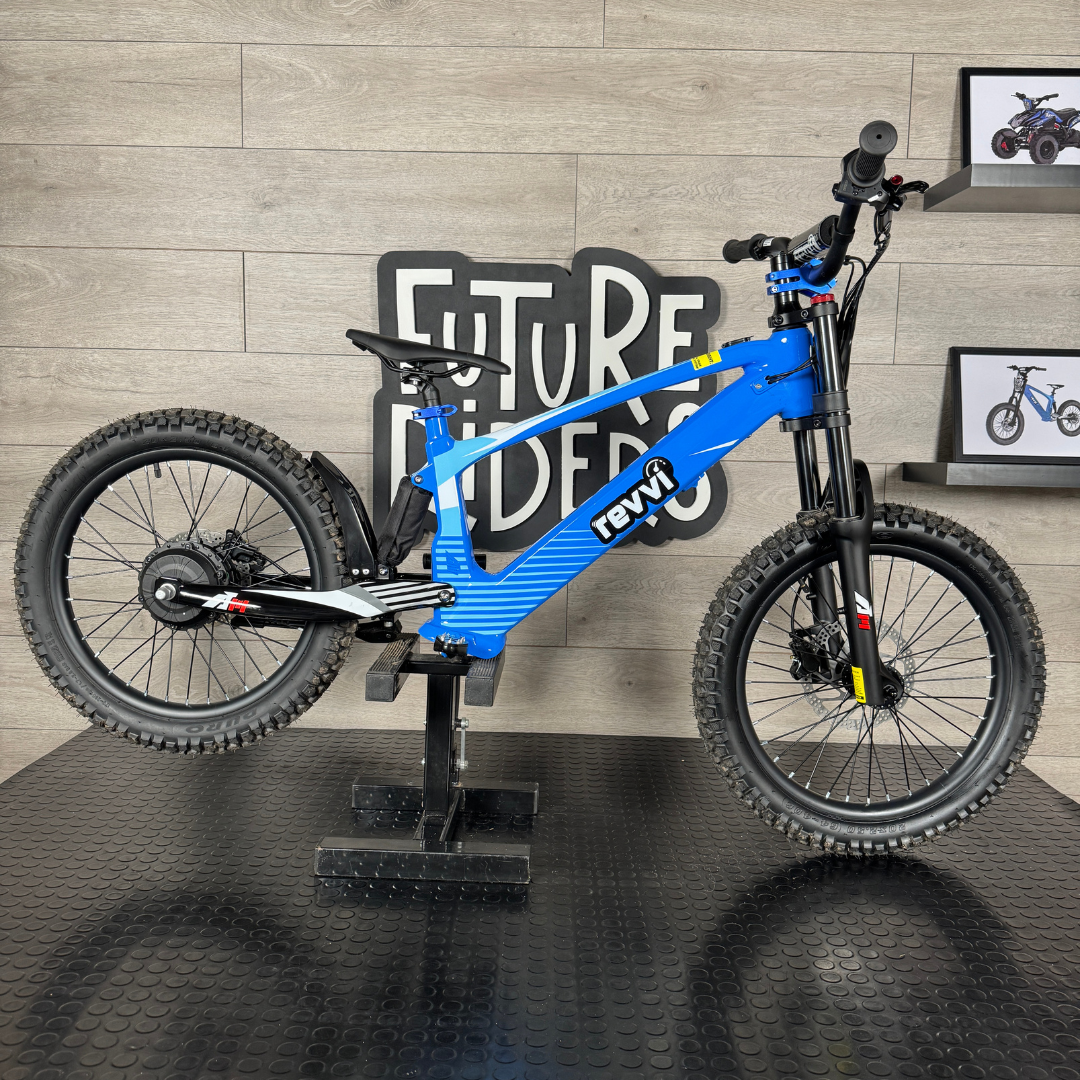 Revvi 20 inch EX Demo - Blue