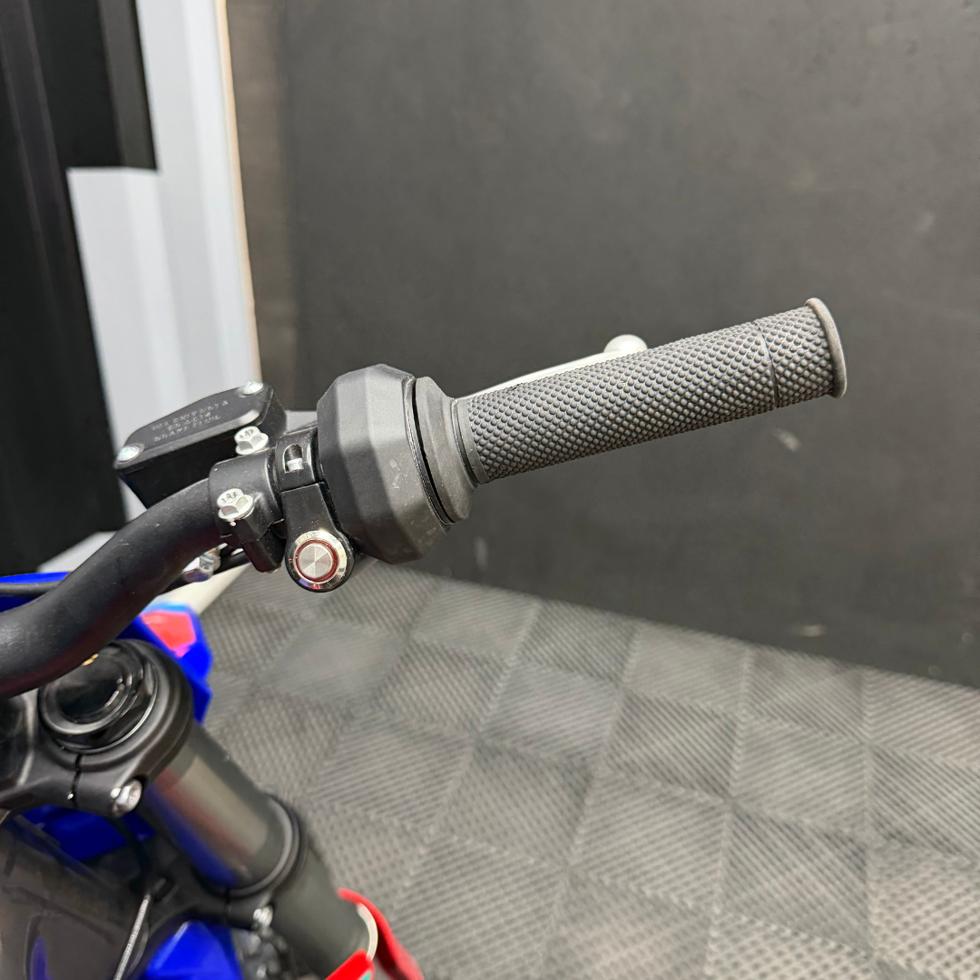 RFN Youth SX- E5 Red/Blue - Ex Demo