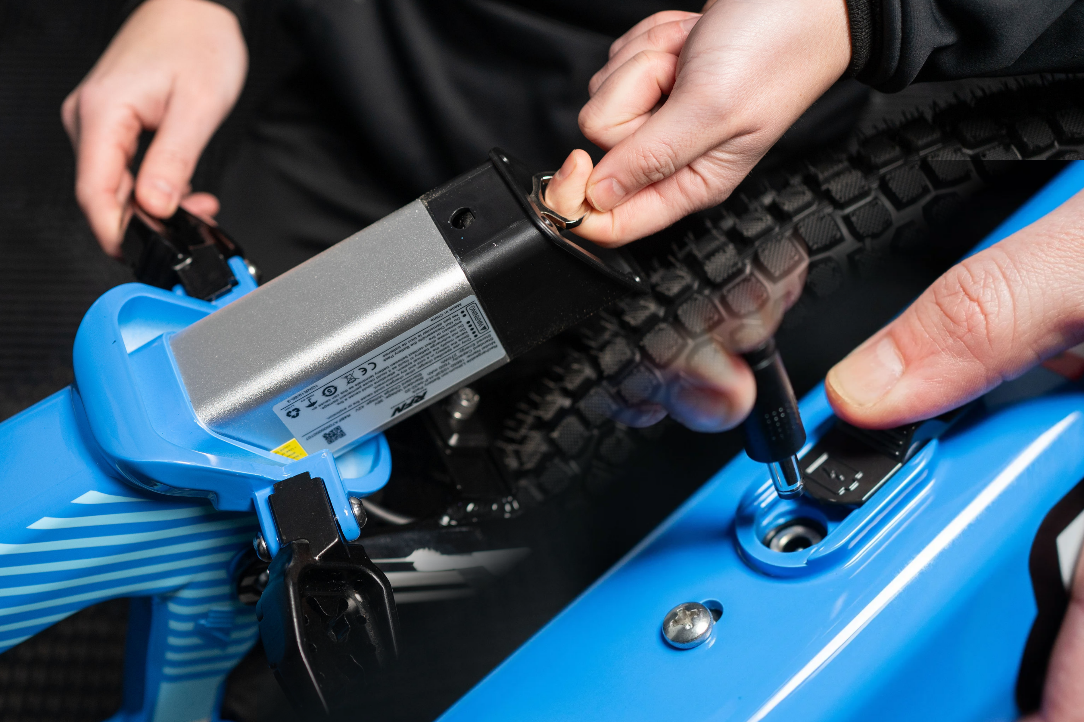 Revvi 18/20 inch Battery and charger port on the frame